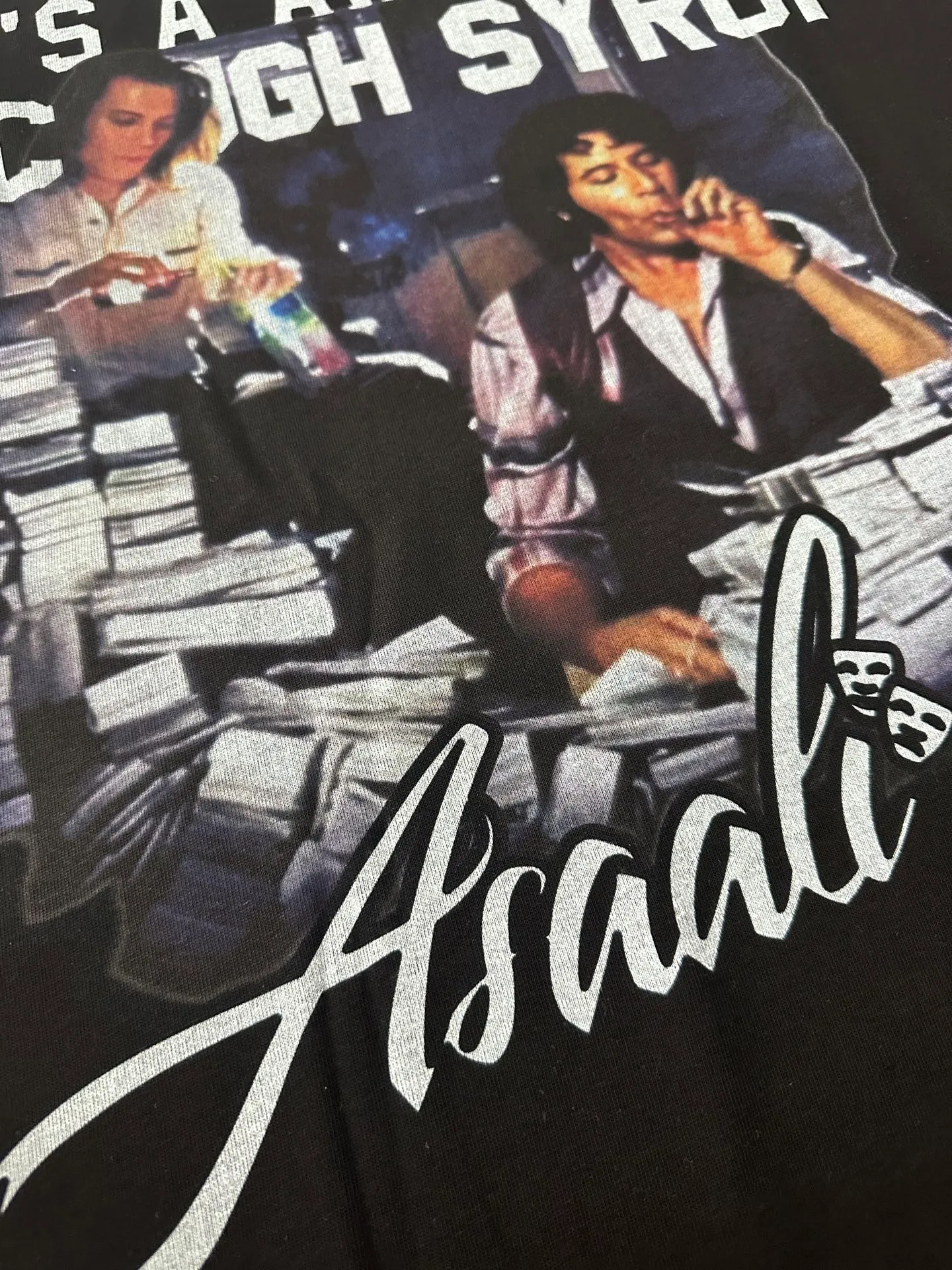 2206# Active Black (white ink direct injection) | THAT'S A AWFUL LOT OF COUGH SYRUP In Stock Real shot American simple fashion brand loose casual T-shirt Fabric (fabric): 32 counts Weight combed double yarn pure cotton Sizes (size): S-M L X L Color (colour): Active Black